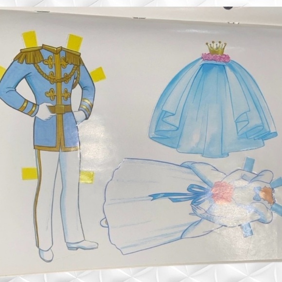 Vintage Walt Disney’s Sleeping Beauty Golden Book Paper Doll’s - Picture 5 of 10